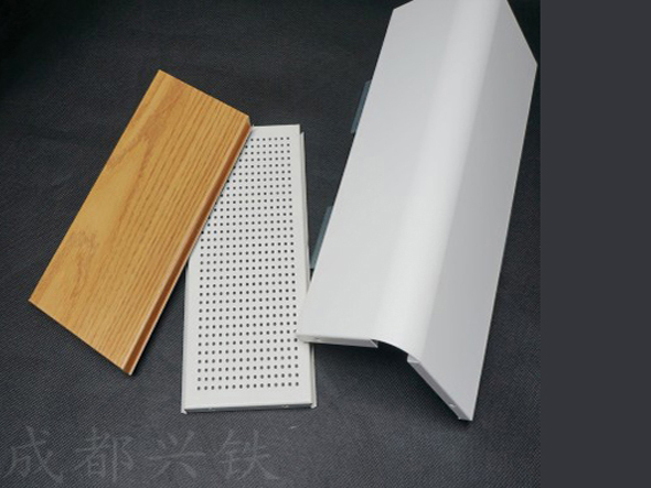 定制沖孔機房墻板，提升機房空間的差異化